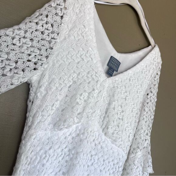 Rabbit Rabbit Rabbit White Crochet Overlay
Bell Sleeve Wedding Season Dress 12 - Picture 4 of 10